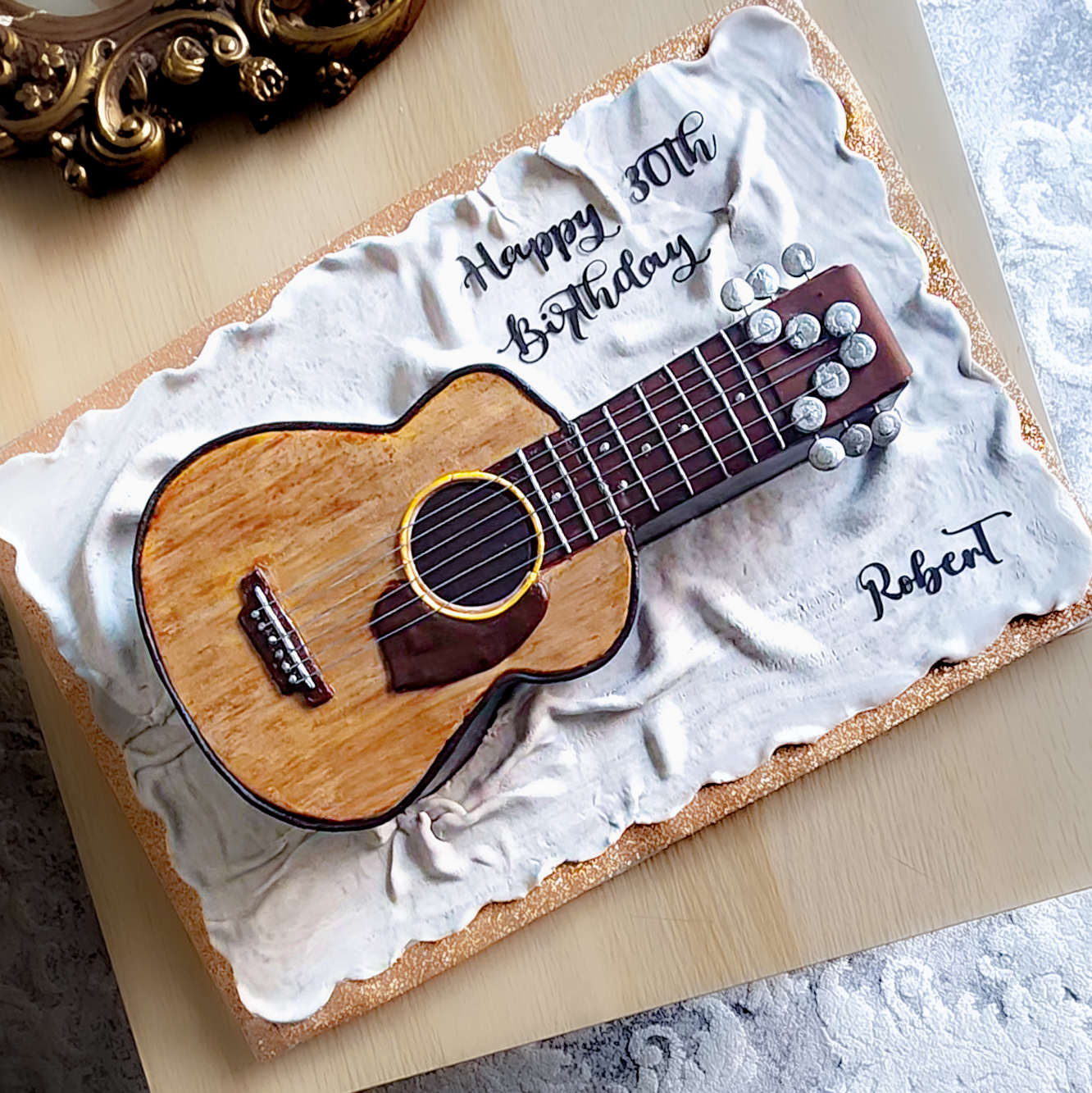 3D Guitar Cake