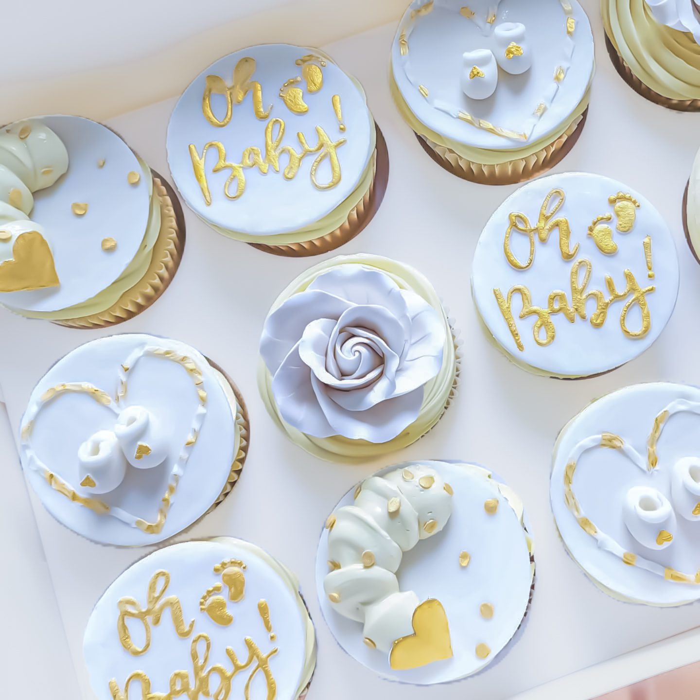 Gender Reveal Neutral Baby Cucpakes