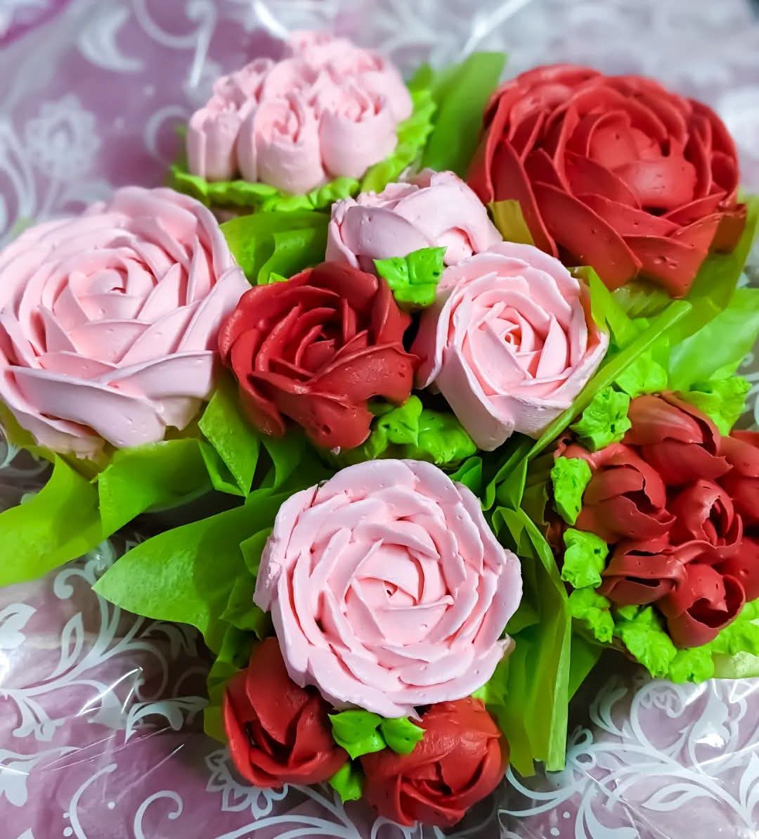 Pink & Red Floral Cupcakes